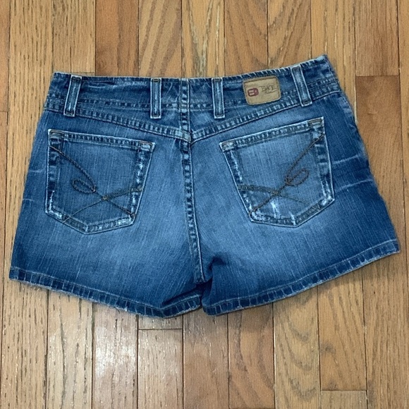 Women’s BKE Distressed Denim Shorts Size 27 EUC - Picture 5 of 7